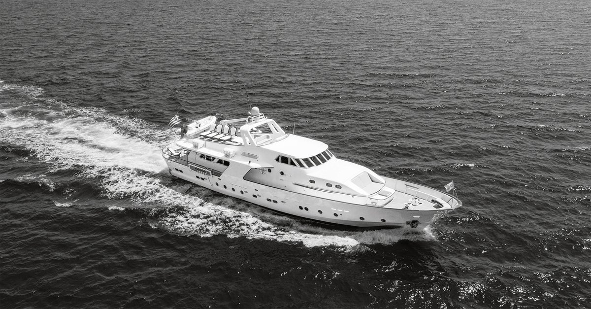 Built in 1976, the CRN Oceane II was already ahead of her time, with a steel superstructure and a stabiliser system for comfort with impressive performance. 
#MadeByYouWithOurOwnHands         

ow.ly/H4sI50RIcN3