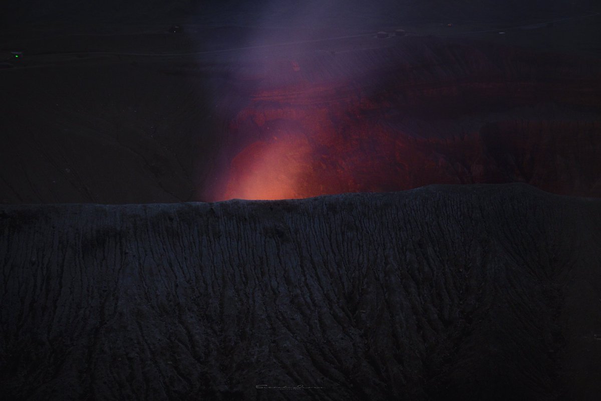 通う理由がある場所

#阿蘇 #火口 #火映 #nature #landscape