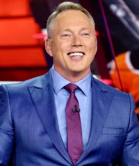 Darren Dutchyshen, who hosted SportsCentre and CFL Live with TSN for 3 decades, has died at 57. ‘Dutch,’ as he was known, was born in Regina and raised in Porcupine Plain, Sask. He started with TSN in 1995 and was well known for his CFL presence and sense of humour. 🇨🇦🏈📺