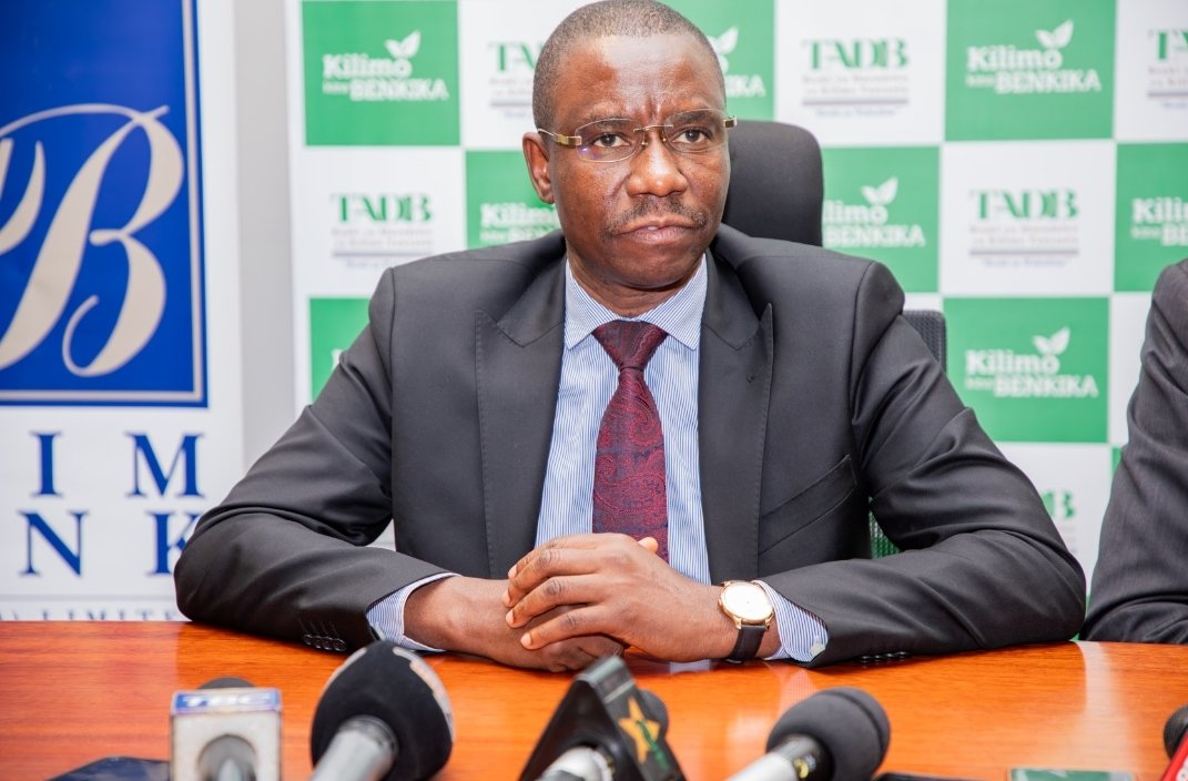ππ‘ππ¦ππ ππππ’π (@shambamedia) on Twitter photo "Benki ya Exim ina matawi mengi nchini, nendeni Exim bank mkakope, mama(<a href="/SuluhuSamia/">Samia Suluhu</a>) amefungua pochi kwa ajili ya watanzania" - <a href="/FNyabundege/">Frank Nyabundege</a> "Benki ya Exim ina matawi mengi nchini, nendeni Exim bank mkakope, mama(<a href="/SuluhuSamia/">Samia Suluhu</a>) amefungua pochi kwa ajili ya watanzania" - <a href="/FNyabundege/">Frank Nyabundege</a>