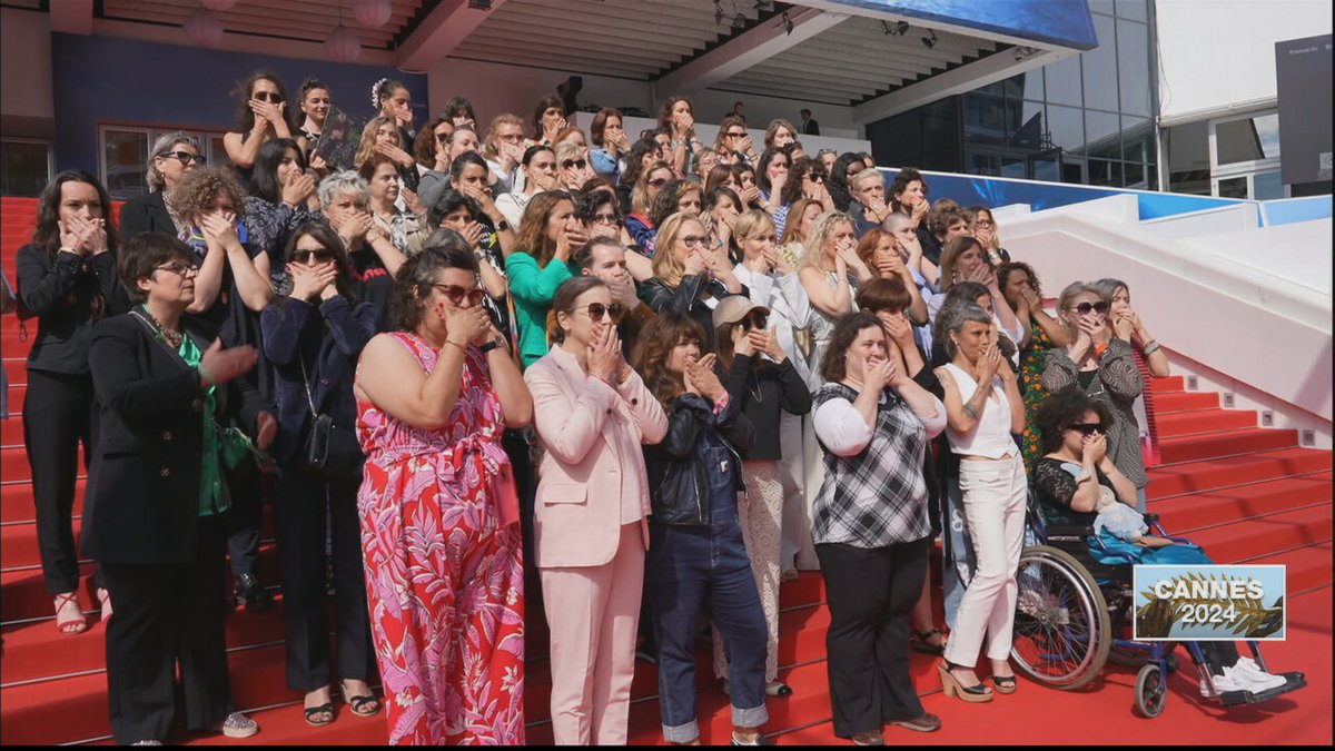 arts24 - Cannes chronicles: A #MeToo red carpet photo to signify an end to women being silenced ➡️ go.france24.com/Qer