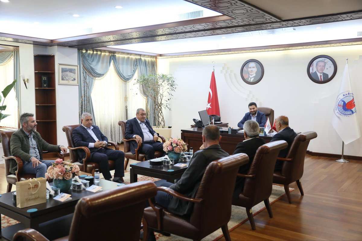 📌Bitlisli Kanaat Önderi Baki Bakış ve Bitlis eşrafından misafirlerimizi belediyemizde ağırladık. Nazik ziyaretleri için teşekkür ediyorum.