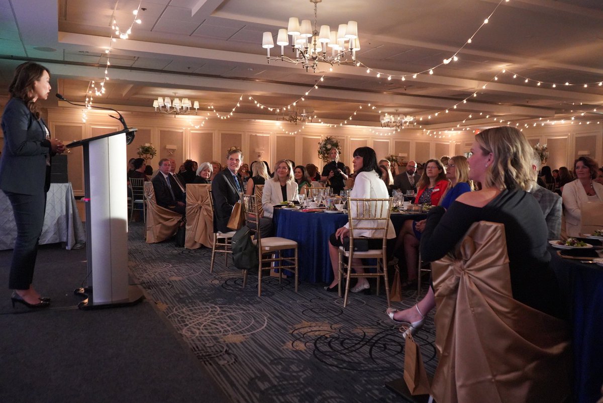 Supporting women entrepreneurs isn’t just the right thing to do, it’s the smart thing to do. Last night I attended the @WESK306 Gala, where we celebrated incredible women entrepreneurs in Saskatchewan. It was so great to meet you all, and congrats to everyone who won an award!