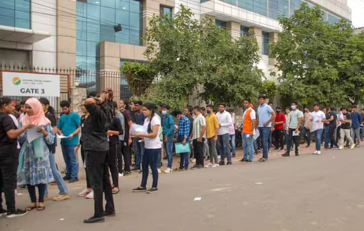 The National Testing Agency (NTA) conducted the Common University Entrance Test (CUET-UG) – 2024, attracting over 75% of students across India and 379 cities, including 26 outside India. #NTA #UG2024 #UGExamination
felanews.com/cuet-ug-2024-o…