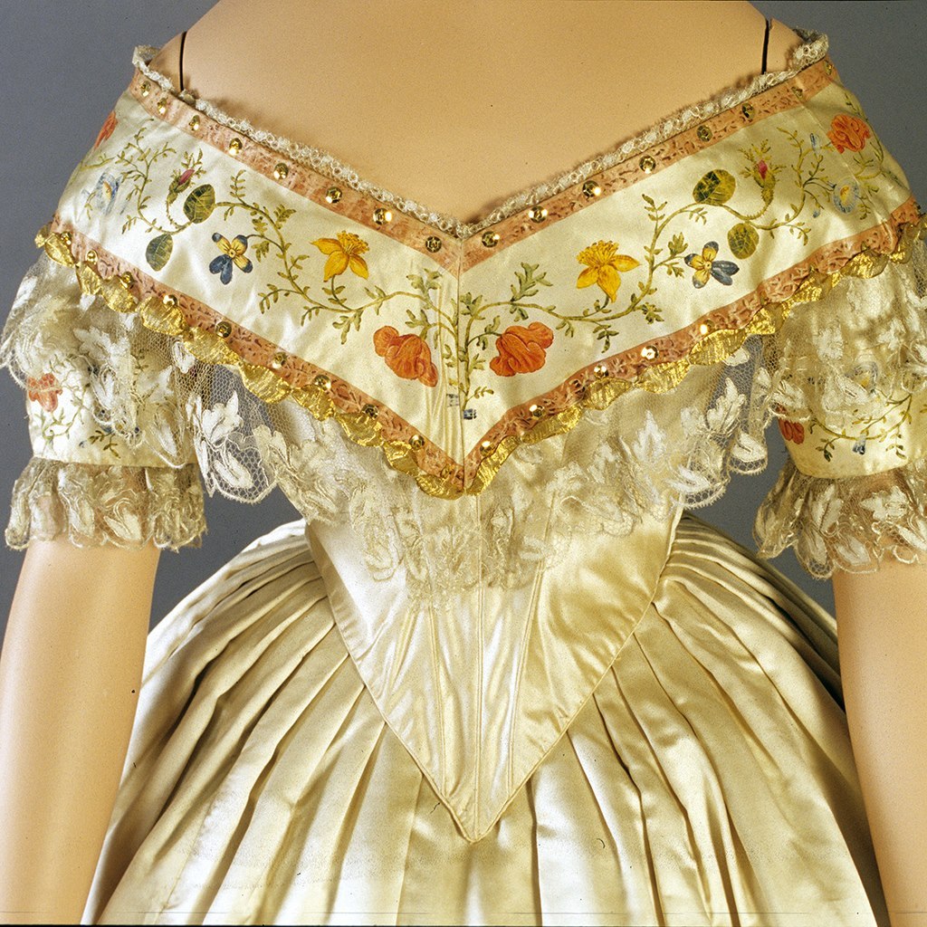 Evening dress, 1855. Kent State University Museum.