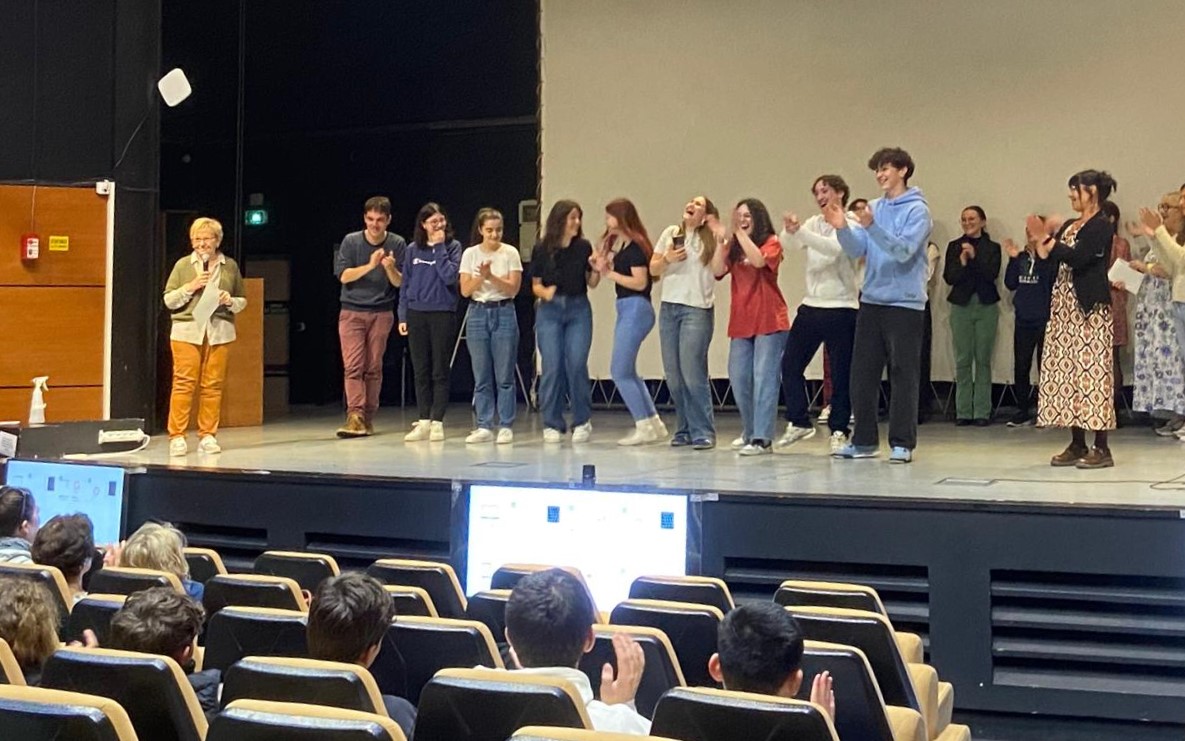 Les élèves des établissements Beghin, Herriot et La Salle-L’aigle sur scène pour la finale académique du #concours 'Olympes de la parole' 🎭 24ᵉ édition qui met lumière la place des #femmes dans l’#Olympisme Direction Paris pour le lycée Herriot et le collège La Salle-L'aigle👏