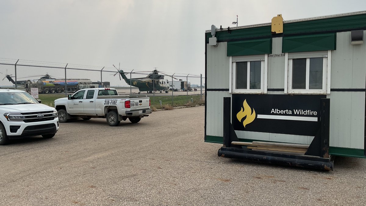 May 16, 8:30 a.m. MWF-017 Update

Wildfire Information Update

MWF-024
The fire north of the Parsons Creek Interchange is now classified as being held.

MWF-017
The fire was remapped overnight, bringing the size down to approximately 19,820 hectares.

The fire remains