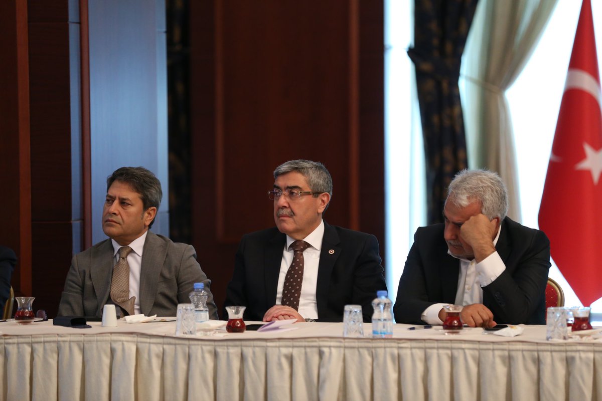 AK Parti Grup Başkanımız Sn Abdullah Güler başkanlığı ve Başkan Vekilimiz Sn Muhammet Emin Akbaşoğlu koordinasyonunda Genel Merkezimizde son 1 yıllık siyasi  gelişmeleri değerlendirme ve istişare toplantımızı gerçekleştirdik…