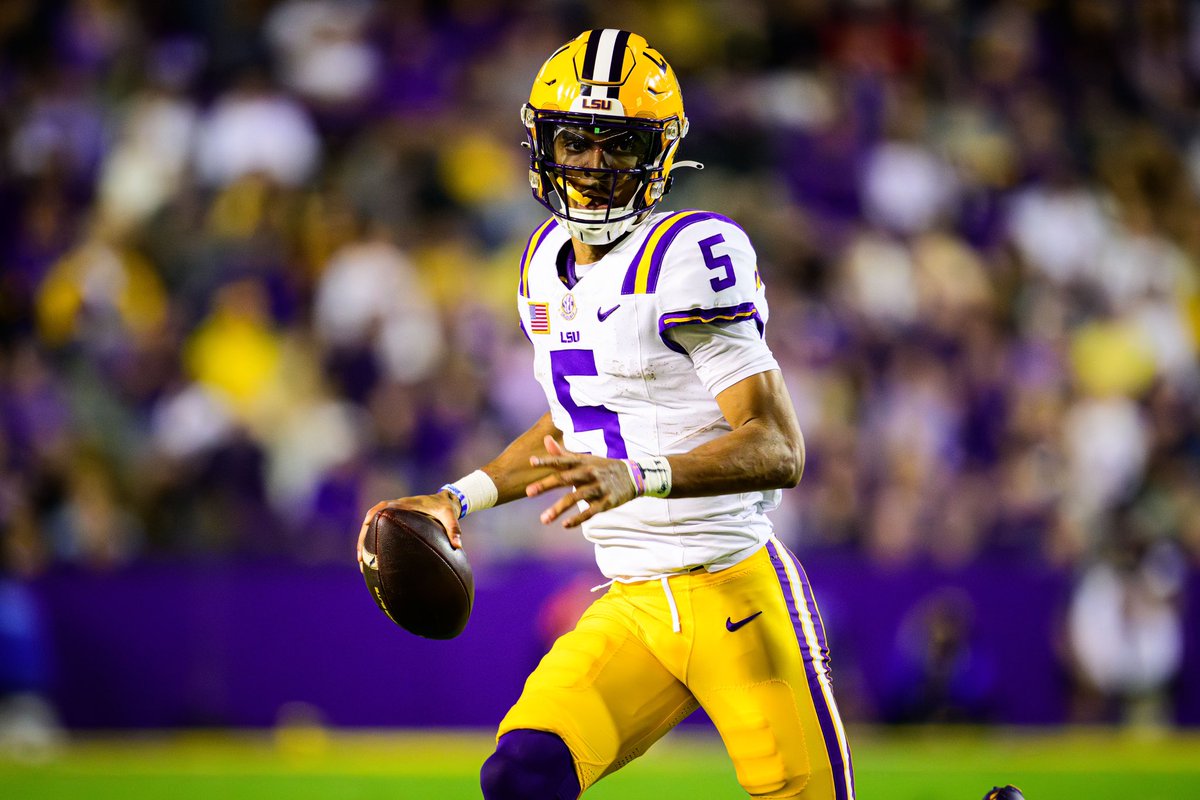 juliaoubre19's tweet photo. RT @LSUfootball: Joey B vs. That Kid 
Heisman vs. Heisman 
Week 3 - Bengals at Commanders https://t.co/7zrclCaSvs