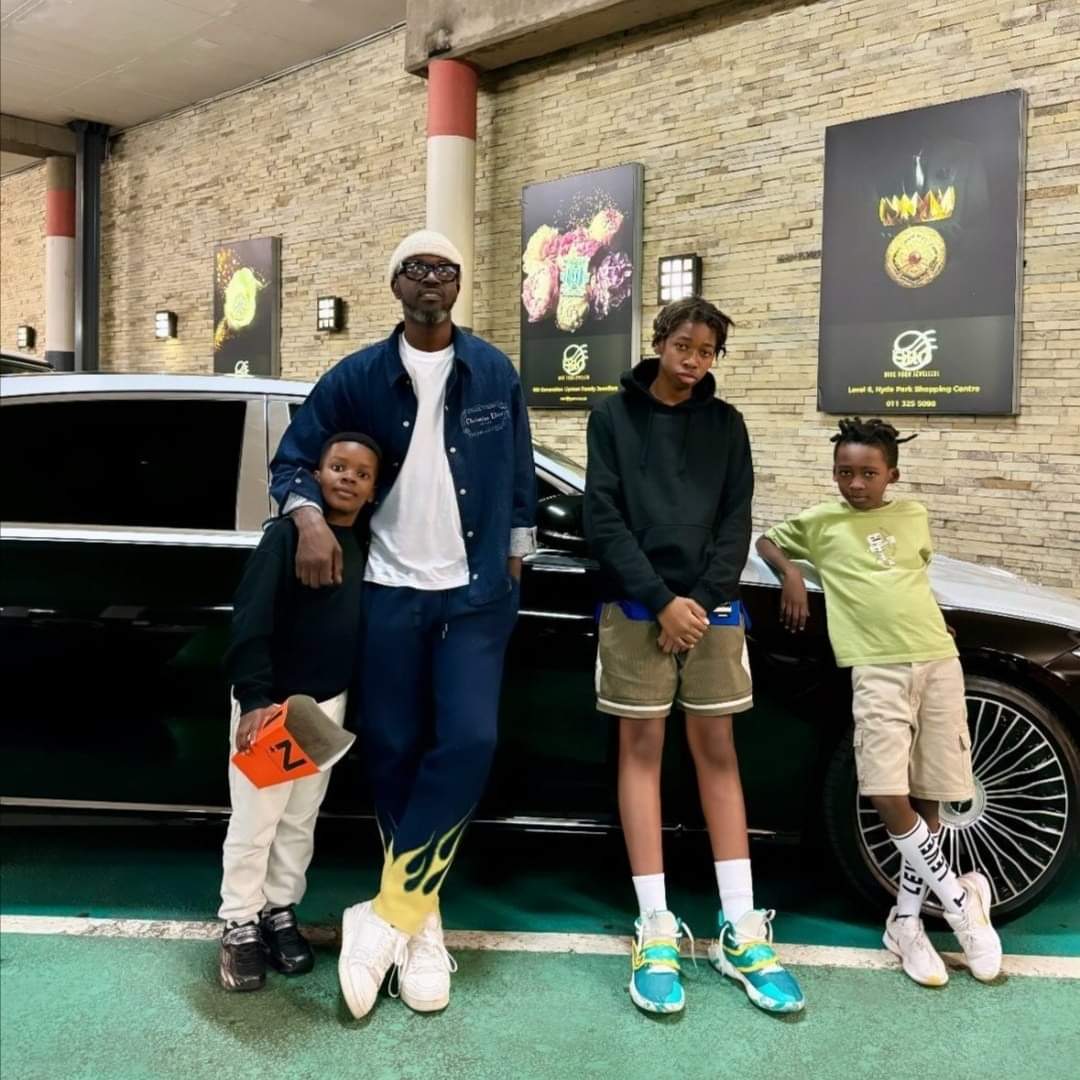 Black Coffee and his children🤩