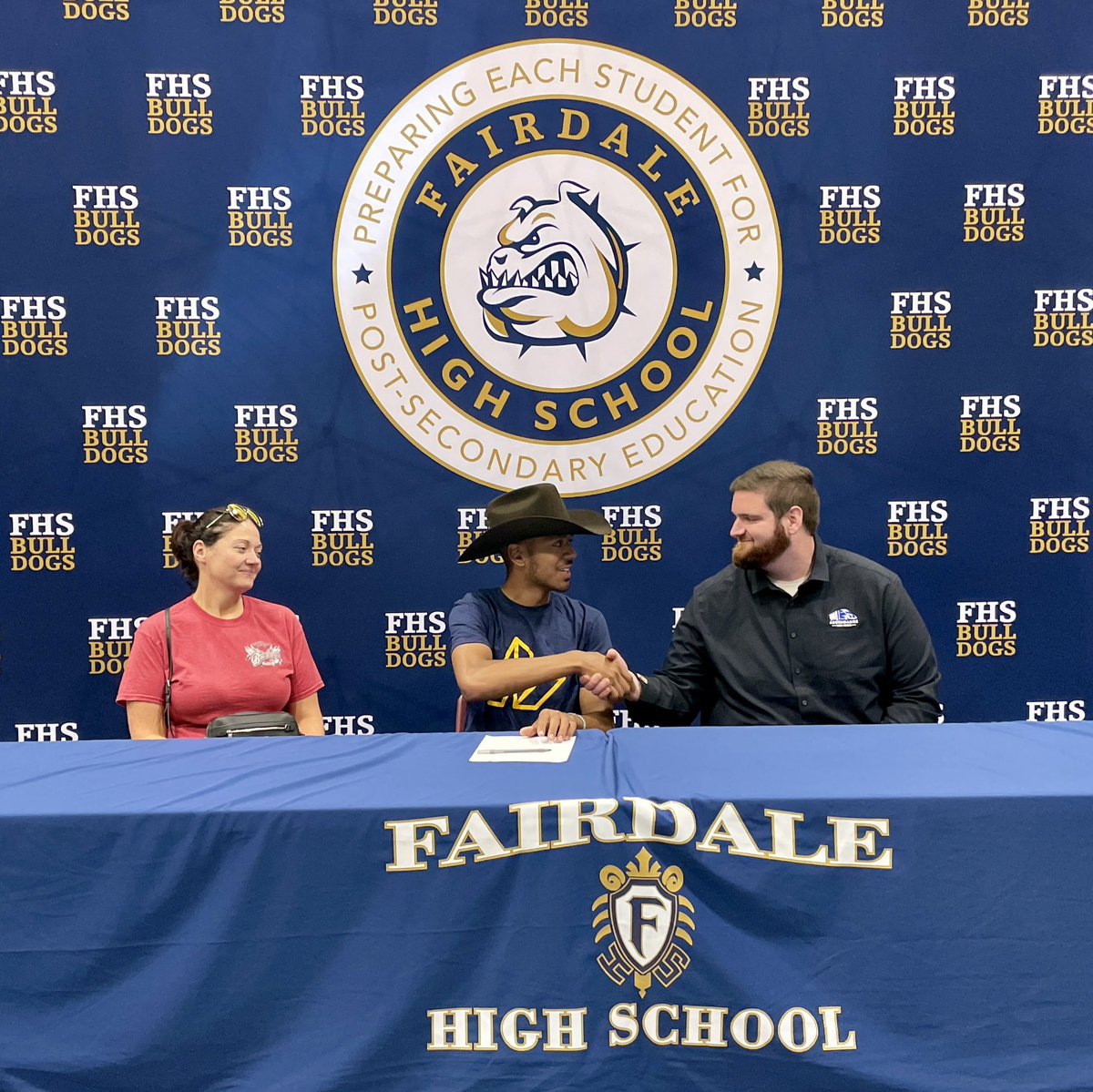 JCPS (@jcpsky) on Twitter photo Thank you to the local contractors & companies who attended today’s showcase!
More than 20 of <a href="/FairdaleHigh/">Fairdale High School</a>’s diesel and heavy equipment seniors have secured postsecondary opportunities—either a job or a program of study.
“The opportunities here are endless,” said one student! Thank you to the local contractors & companies who attended today’s showcase!
More than 20 of <a href="/FairdaleHigh/">Fairdale High School</a>’s diesel and heavy equipment seniors have secured postsecondary opportunities—either a job or a program of study.
“The opportunities here are endless,” said one student!