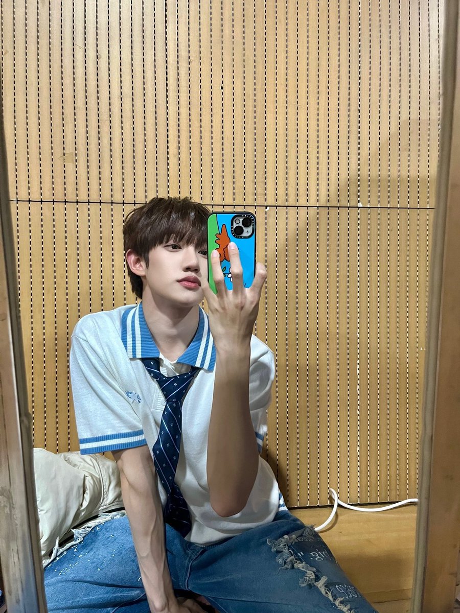 thewind_twt's tweet photo. [#타나톤] 더윈드 데뷔 1주년을 맞이해 설맘 무대로 선물했는데 잘 받았나유?? 🎤🎼🎸
위즈~ 많이 마니마니마니x 405사랑해♥️ https://t.co/NAQahs8UQE