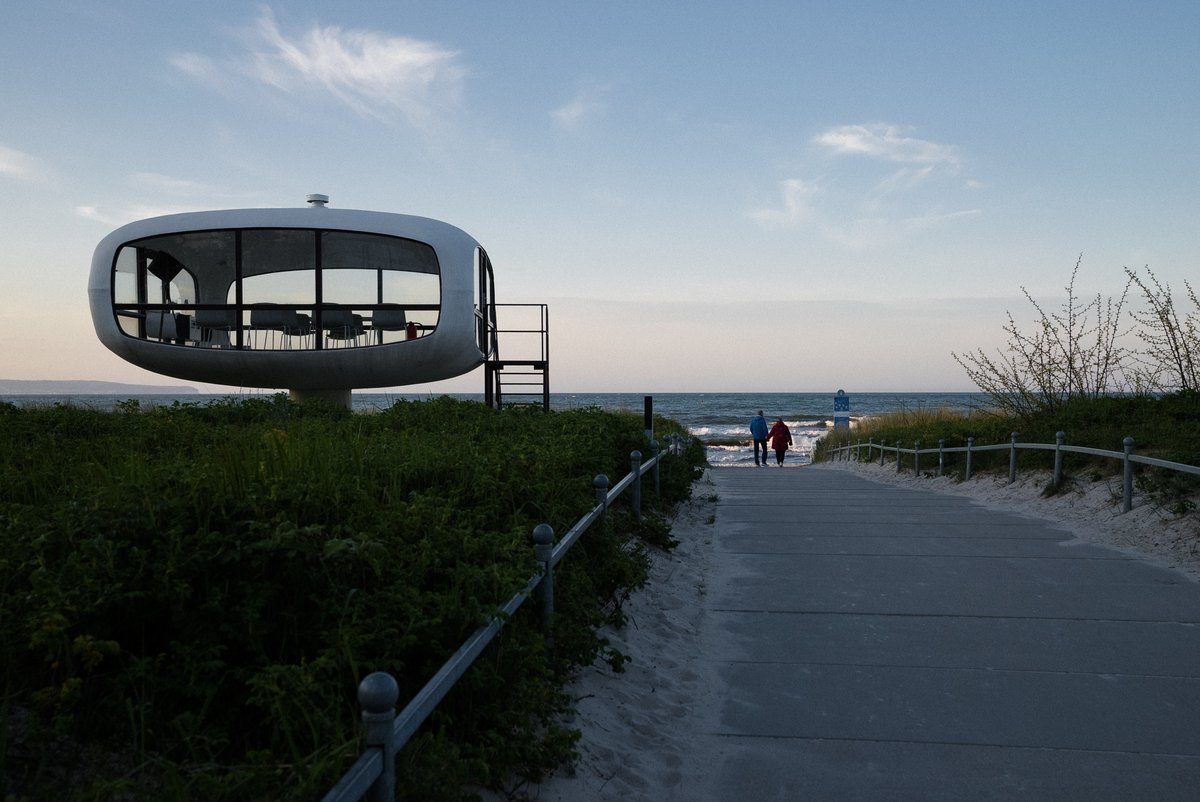 'UFO' in the dunes || „Ufo“ in den Dünen #binz #rügen #architecturephotography #balticsea #photography