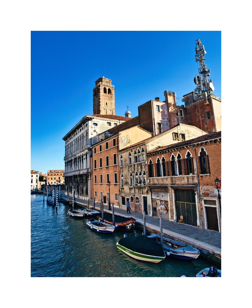 📍Venice, Italy

Throwback Thursday 

For today’s TBT a photo of a trip to Venice few years ago.

Have you ever been in Venice?

Edited with Luminar Neo

#travelwithlenses #visitvenice #veniceitaly #veneziagram #veneziacityitaly