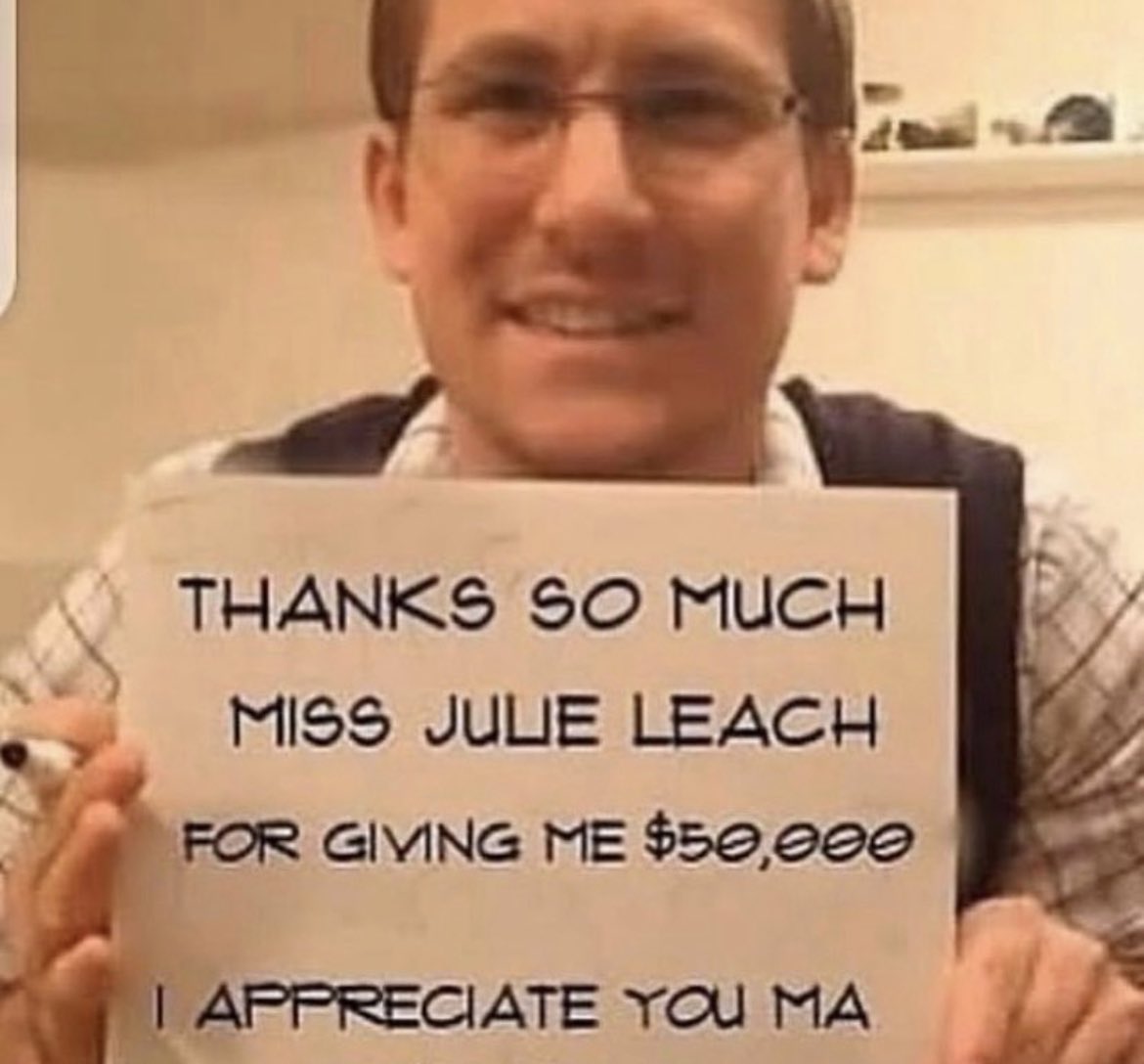 leach_juli3268's tweet image. I’m Julie leach the Detroit Michigan. Am the powerball winner of $310,500,000 I’m giving out $100,000 to my first 3k followers to help need &amp;amp; poor Dm