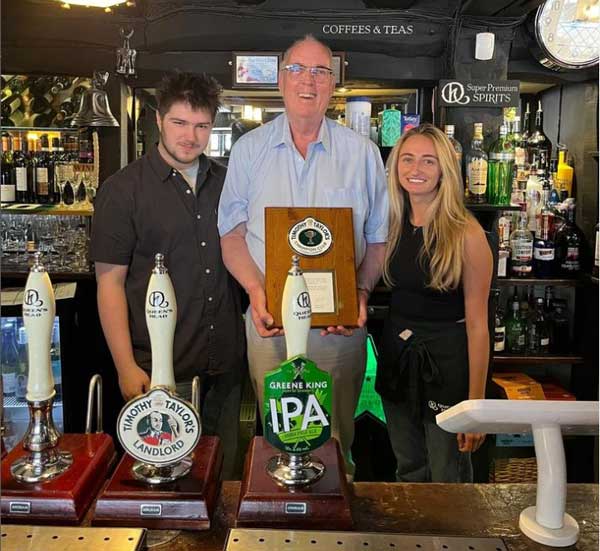The Queens Head #Pinner have won another award they are delighted to be awarded a membership to the exclusive Timothy Taylor’s champion club Due to their loyalty and tireless dedication to excellent cellar managership @PinnerAssociat @Proud_of_Pinner @rajhousing @AndrewPearce_10