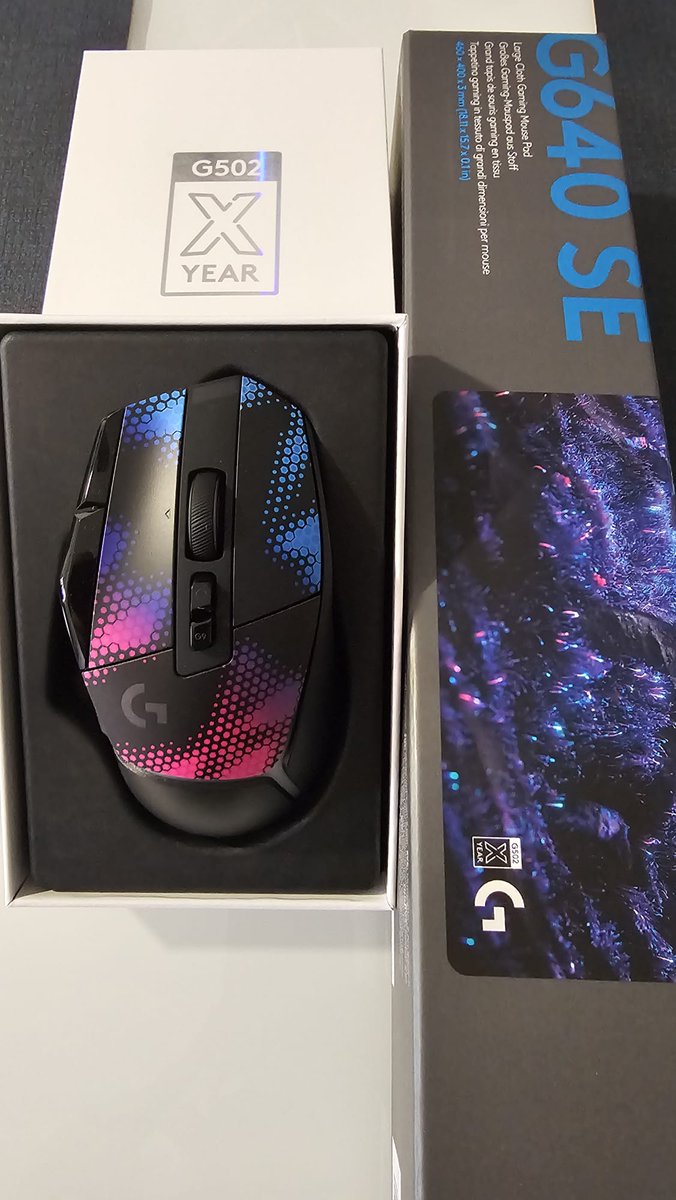 Es el 10º aniversario del G502 de Logitech G. Un ratonaco que en esta casa es el que se usa hace años.

Si TÚ quieres un G502X + alfombrilla G640 ed. 10º aniversario exclusivo:

- Follow a mi y @logitechg_es 
- RT
- Comentar con #G502Anniversary

Hasta el 30 de Mayo

#AD