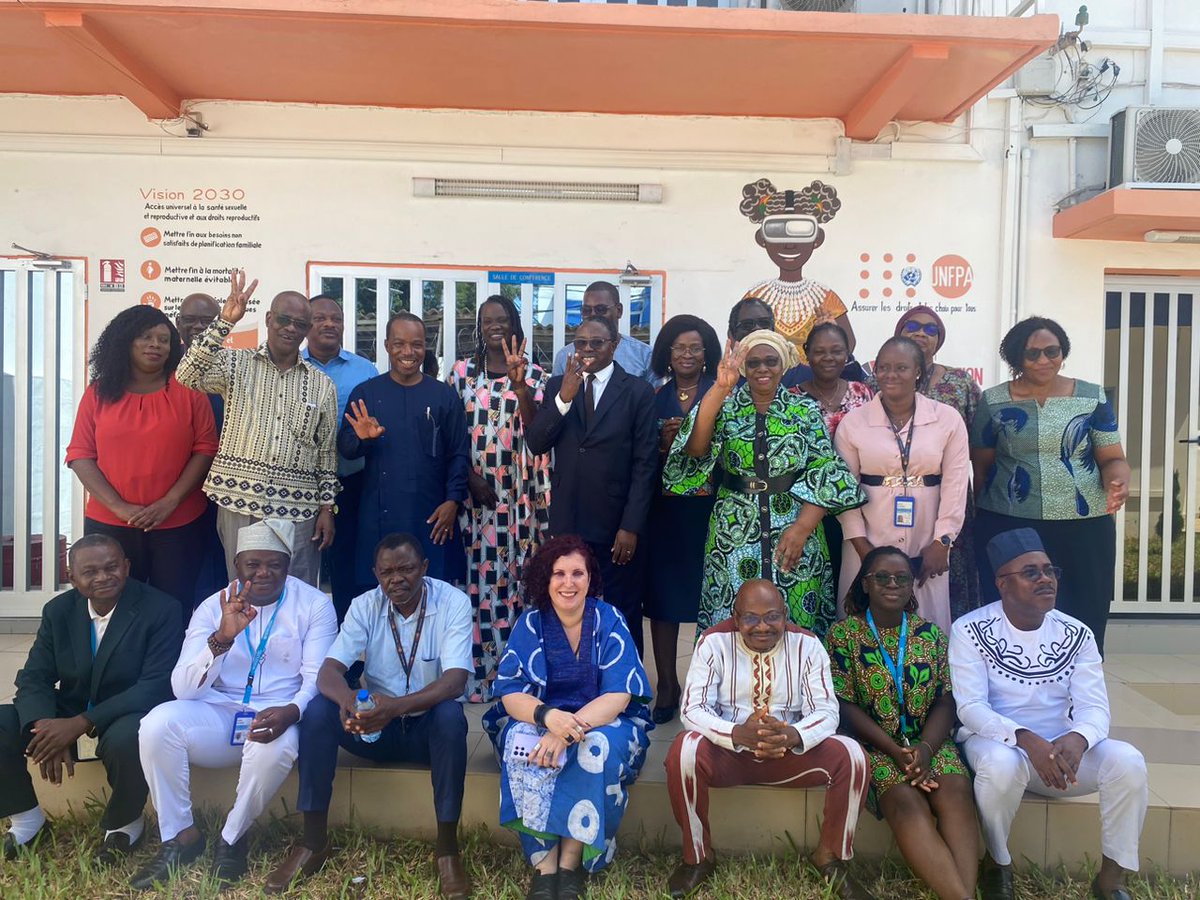 Prise de contact entre le personnel de @unfpa_benin et Mme @aminatousar, nouvelle Coordonnatrice Résidente de @UNBenin ! Des discussions productives sur les interventions et projets futurs de l'agence ont suscité de riches échanges avec une impatience de progresser ensemble