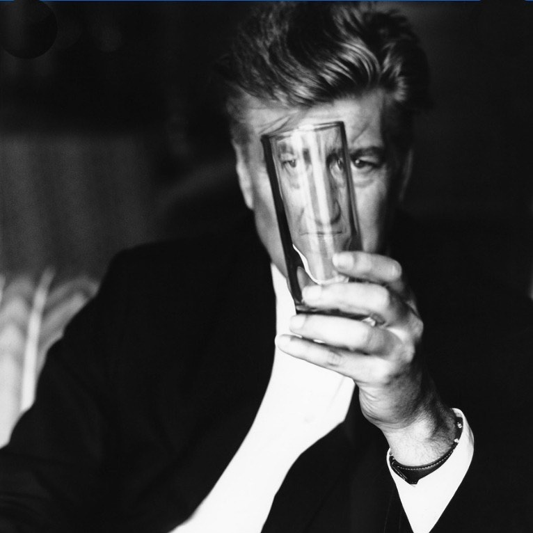 David Lynch by Carole Bellaiche, Cannes 2001 ⁠. . #davidlynch #twinpeaks #art #photography #picoftheday #photooftheday #amazing #pretty #love #cine #cinema #film #films #serie #tvserie #tvseries #carolebellaiche #cannes