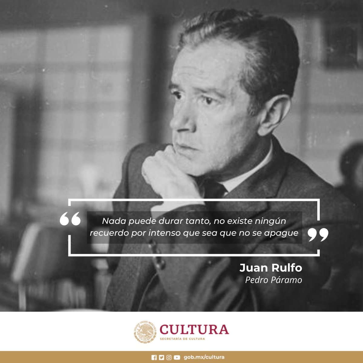 Conmemoramos el natalicio de Juan Rulfo, novelista, cuentista, fotógrafo y editor cuyas obras continúan cautivando a los lectores de México y el mundo. ¿Cuál de sus obras es tu predilecta? 🤓