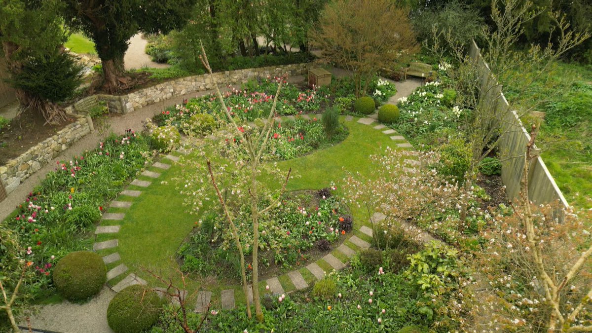 As National Biodiversity Week kicks off tomorrow we feature a garden in Co Wicklow & we head to Edinburgh to visit the Royal Botanic Garden to hear all about their special rain garden project on #RTENationwide Friday 17th May @RTEOne 7pm @WicklowHour @WicklowPeople @visitwicklow