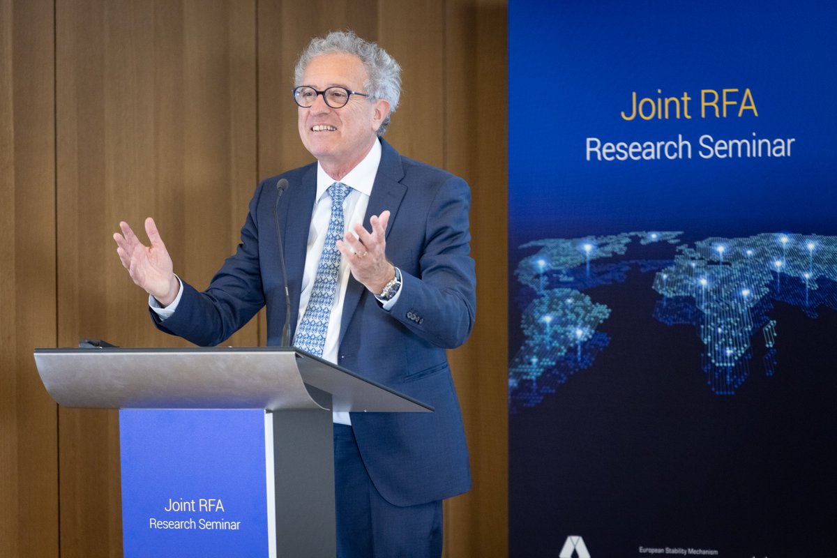 ESM @pierregramegna with @_FLAR @amro_asia delegates at the 2024 Joint #RFASeminar. “Geo-economic fragmentation may adversely impact the global economy. Risks: 📉 less growth 💶 fin. stab. 🛳 disrupted trade & supply chains ❗ more wars' Link: ow.ly/fkUr50RIqi8