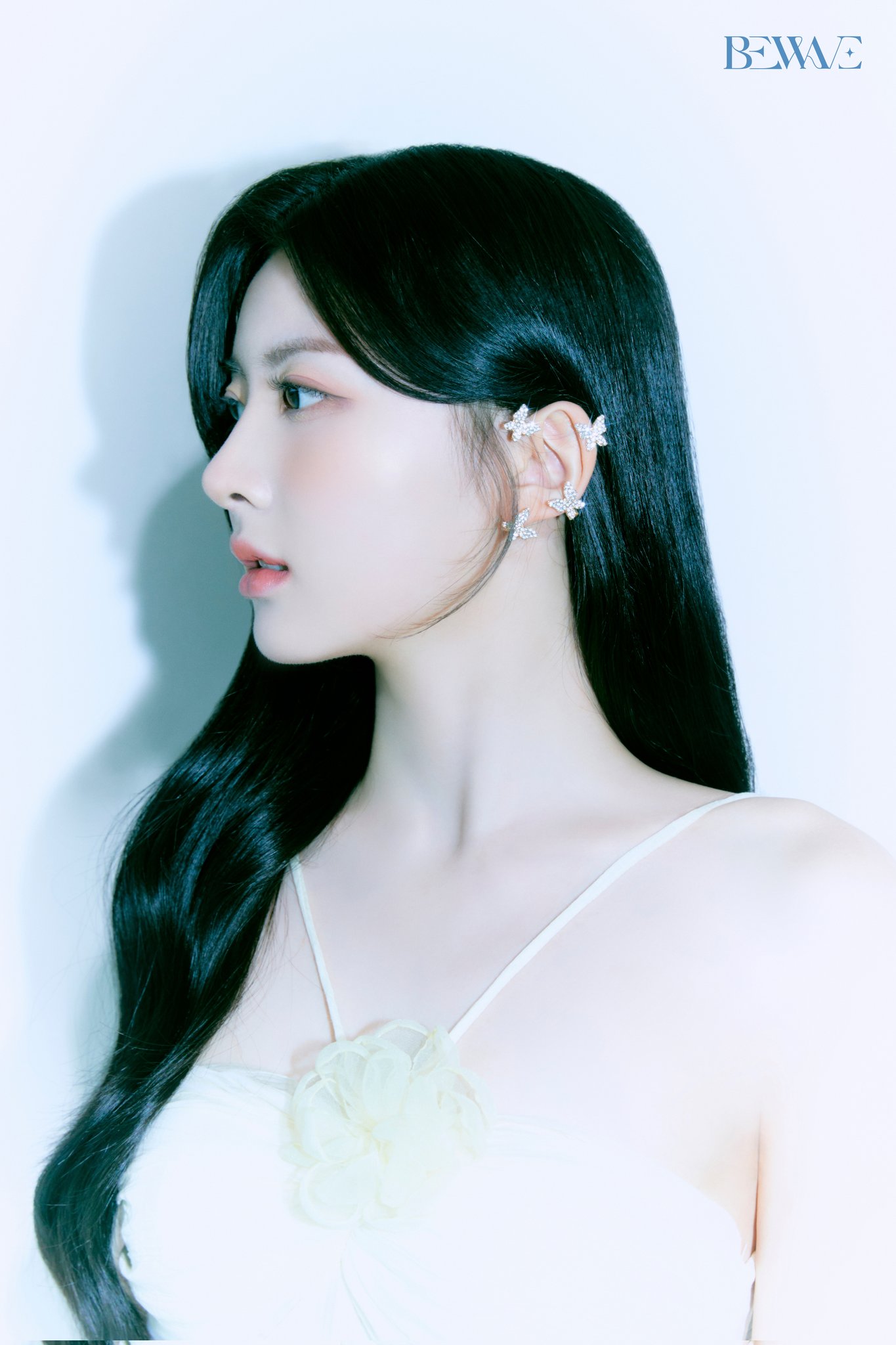 GNtYHusagAAatiN?format=jpg&name=large