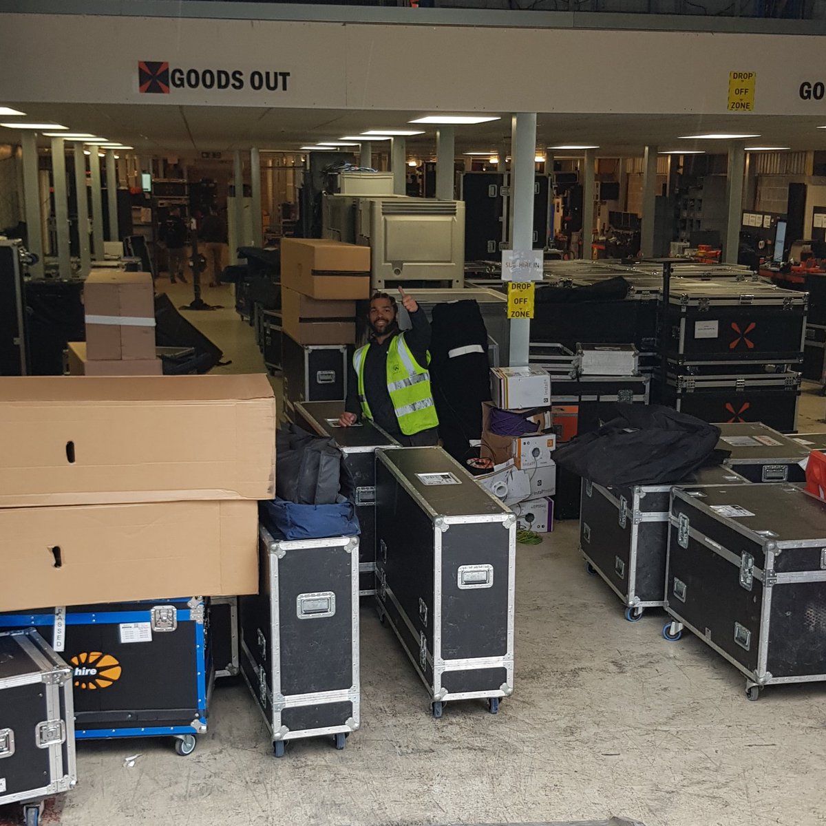 Loading shows out of a warehouse in #Tewkesbury <a href="/AlphaCrewLtd/">AlphaCrew</a> #Events #EventsIndustry