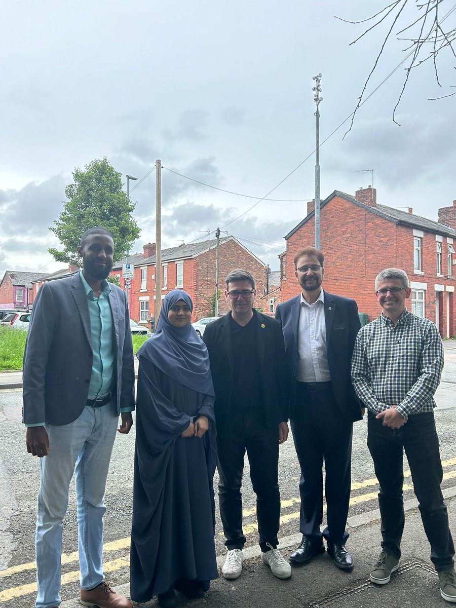 It was great to join @AndyBurnhamGM in Moss Side today to support the Property Check scheme. Greater Manchester is taking an important step towards offering a property check to private renters, empowering those who feel trapped in substandard housing.