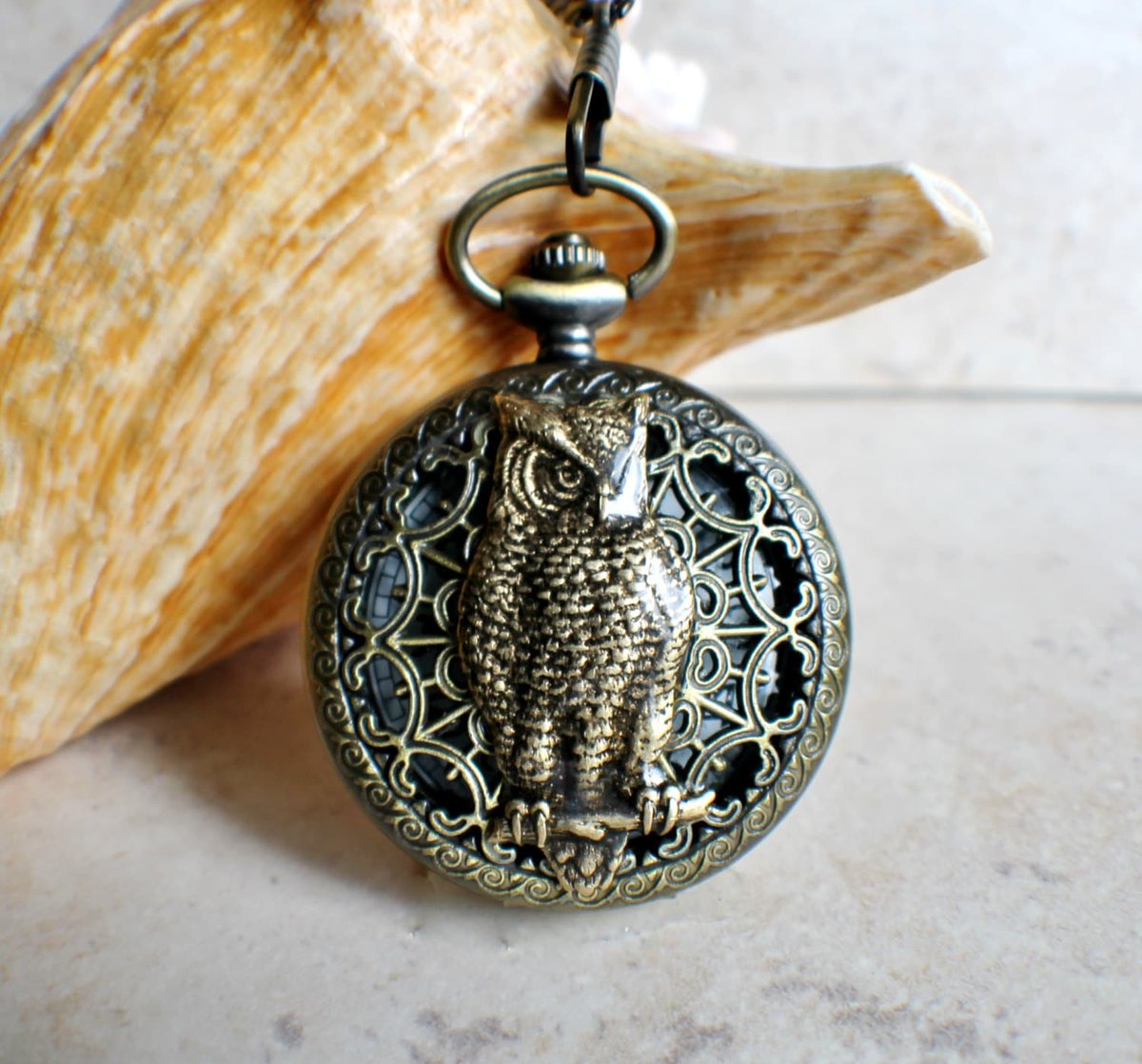 Owl pocket watch, battery operated mens pocket watch with owl mounted on front case tuppu.net/42f5c72c #Etsy #Charsfavoritethings #WatchForMen