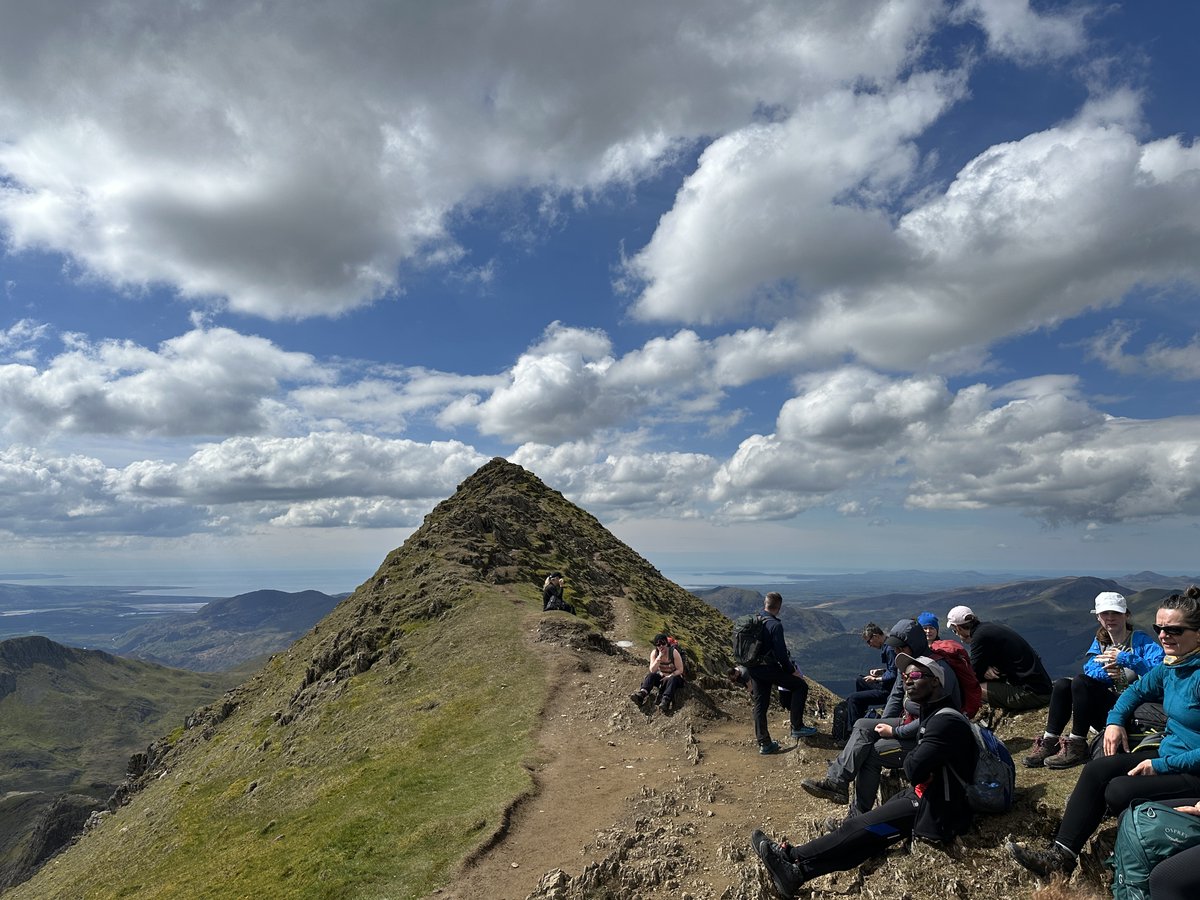 NEW BLOG POST - Ellie & I have just returned from a weekend of hiking in Snowdonia. All blog post comments returned. Show some love please. berkeleysquarebarbarian.com/2024/05/16/go-…