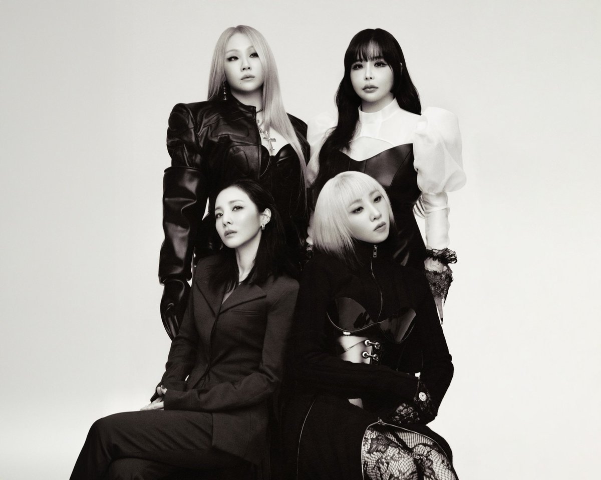 GlobalParkBom's tweet photo. #2NE1 is BACK ♠️♦️♣️♥️ ⏳

Happy 15th anniversary blacjacks 🃏@haroobomkum @chaelinCL @krungy21 @mingkki21 💛💚🧡💜

15 YEARS WITH 2NE1
#2NE15THEBEST https://t.co/3vgZvZ2mw9