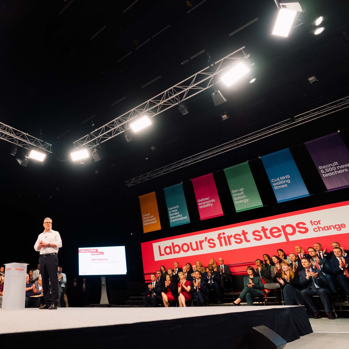 This morning, Keir Starmer launched Labour’s first steps for change. Now the Shadow Cabinet are across the country talking about Labour’s plans 🧵👇