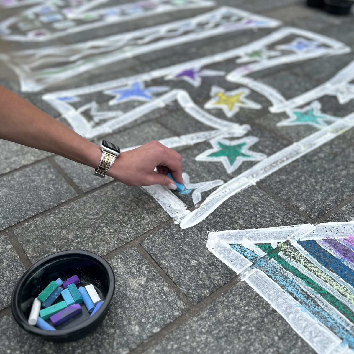 Princesshay's tweet image. Did you join us today for our our annual ‘Let’s Chalk About Mental Health’ event? 🖍 

We were joined by an array of partners were offering support &amp;amp; guidance, forming connections, plus inspiring creativity and positivity. 

#MentalHealthAwarenessWeek #Mural #Princesshay #Exeter