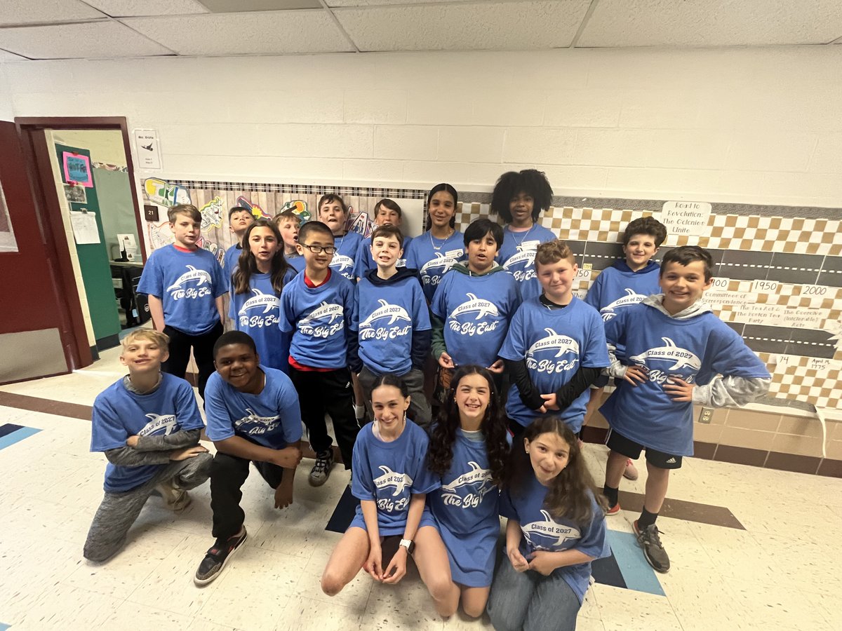 Sarah Scionti tweet media