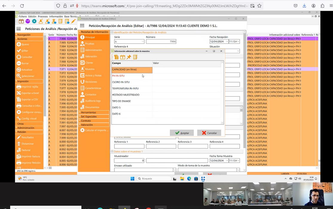 KIMIKA_DonBosco's tweet photo. Analisiko eta Kalitate Kontroleko Laborategiko ikasleak #LabData LIMS-aren abantailak eta erabilera ezagutu ahal izan dute Orangedata Solutions-en aldetik #digitalizazioa @FPdonboscoLH @FPeuskadi https://t.co/eBVDwrhivo