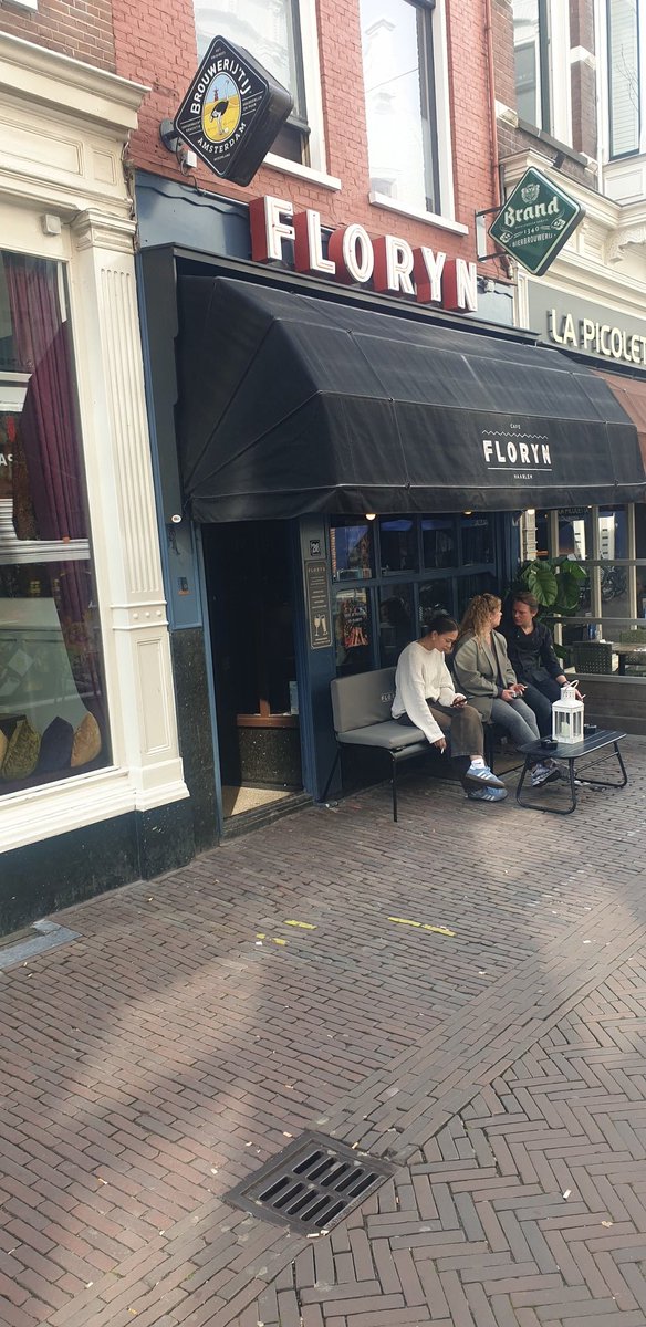 Cafe Floryn vroeger top cafe in #Haarlem de oude stamgasten zijn al lang verdwenen . De hollandse gezelligheid weg ..ivm Met Yuppe