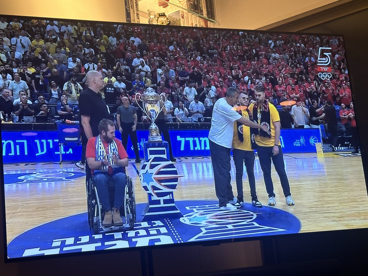 קודם כל ניצחון לעם ישראל💛❤️
מרגשים🙏