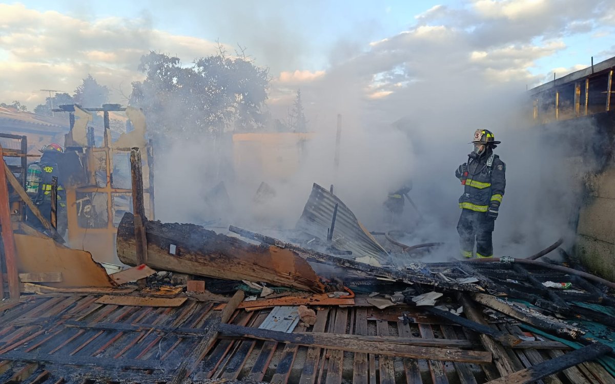 #QUILLOTA.- Incendio destruyó una casa en el sector de Aconcagua Sur y dejó dos damnificados: ⬇⬇ tinyurl.com/mrtwt9u5