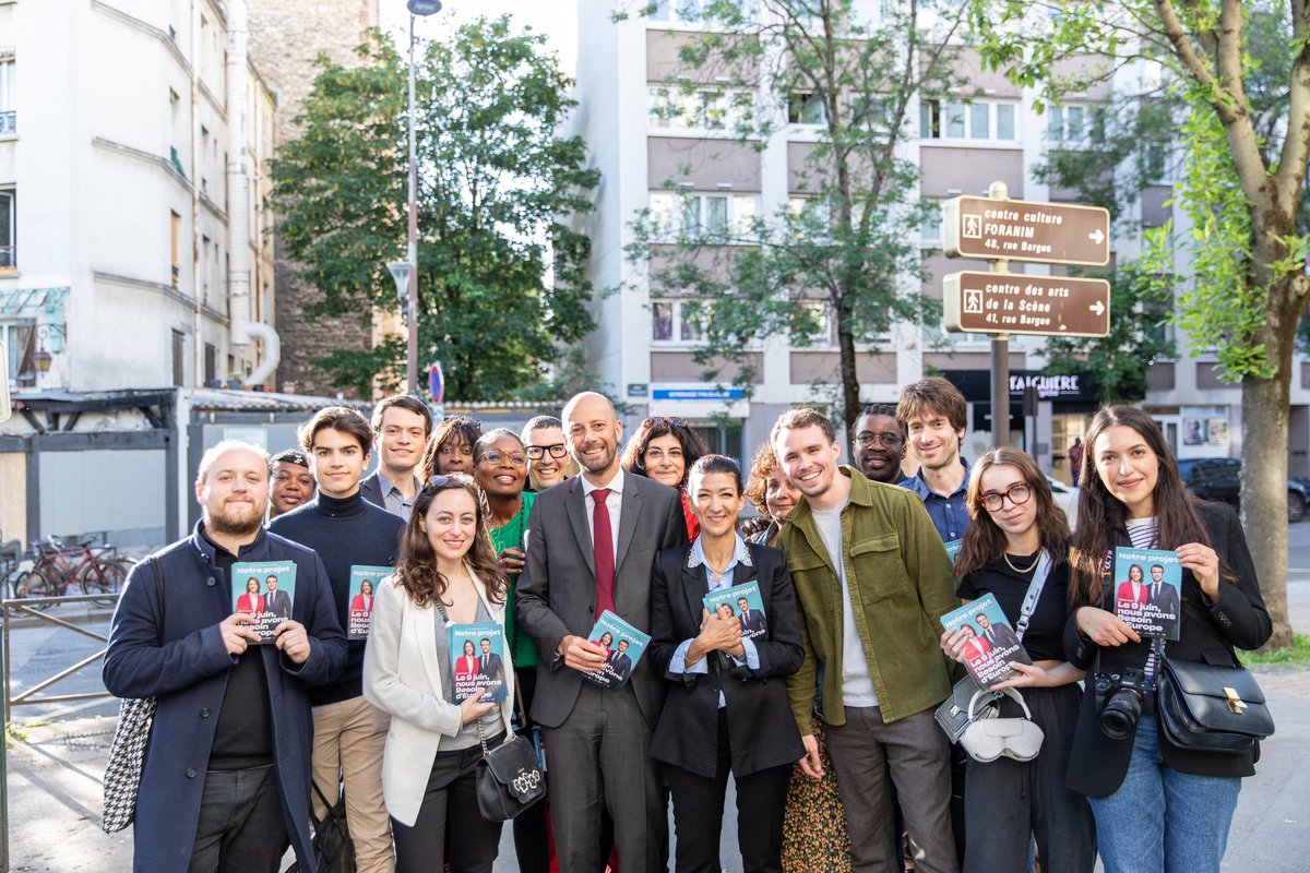 Avec @SabrinaRoubache, @Fanta_B et les @JeunesMacron75 dans le 15ème. Le 9 juin, on vote @ValerieHayer !