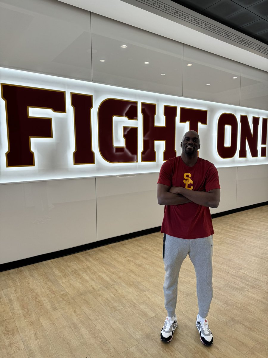 Let’s Work!! @USC_Hoops ✌🏾 Honored to be a part of the Trojan family and @EricPMusselman staff!! Can’t wait for the season to start! Galen Center will be rockin!! Fight On!!