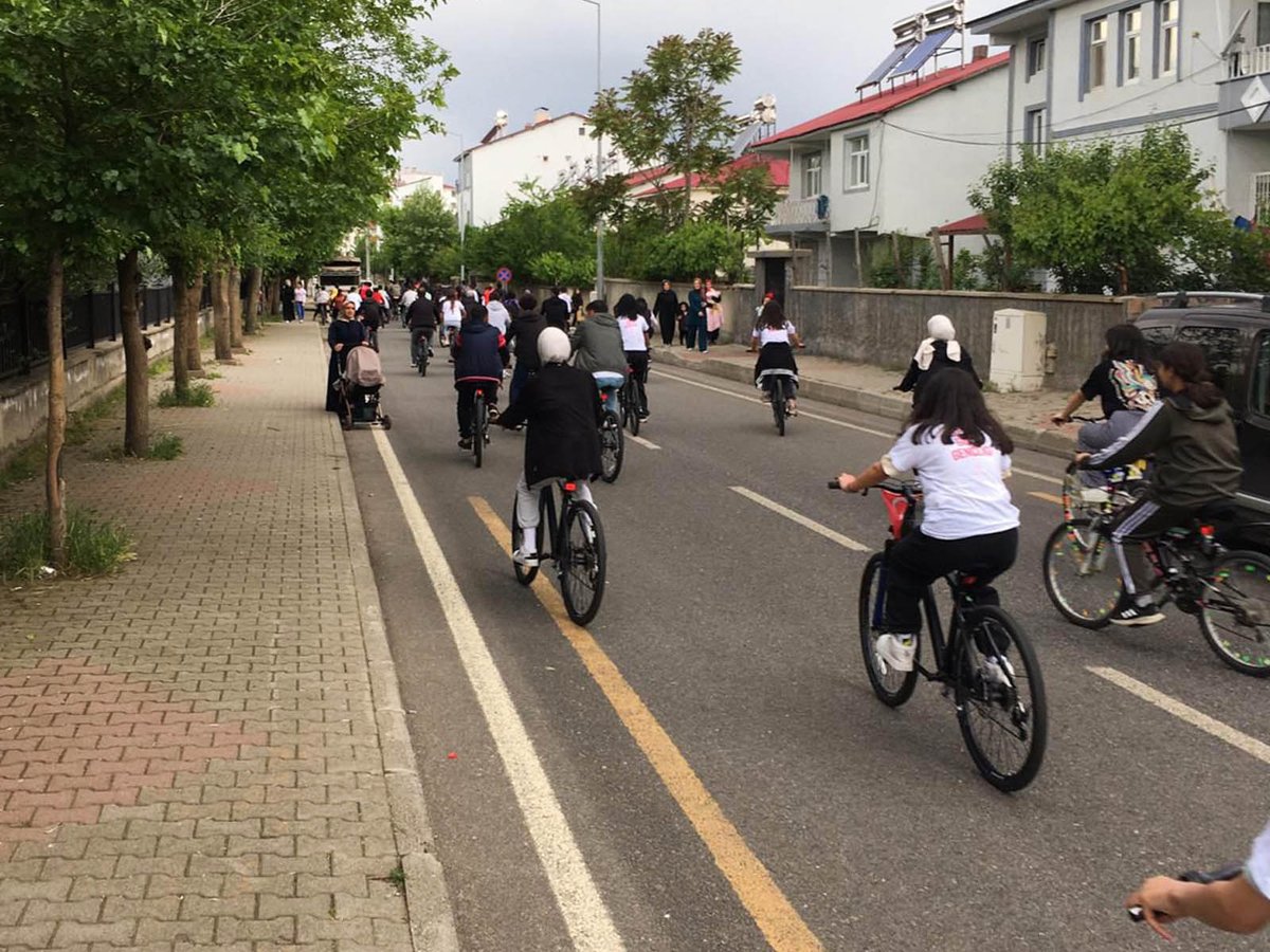 Gençlik Haftası kutlamaları çerçevesinde Kaymakamlığımızın himayelerinde Gençlik ve Spor İlçe Müdürlüğü ve İlçe Milli Eğitim Müdürlüğü koordinesinde, ilçemiz gençlerine yönelik bisiklet turu etkinliği gerçekleştirildi
