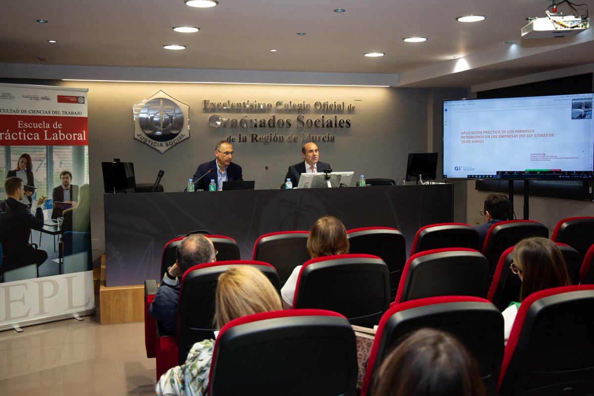 esprlab's tweet image. Éxito actividad formativa "Cómo gestionar los nuevos permisos retribuidos..." organizada por la Escuela de Práctica Laboral UMU y Colegio Graduados Sociales RM