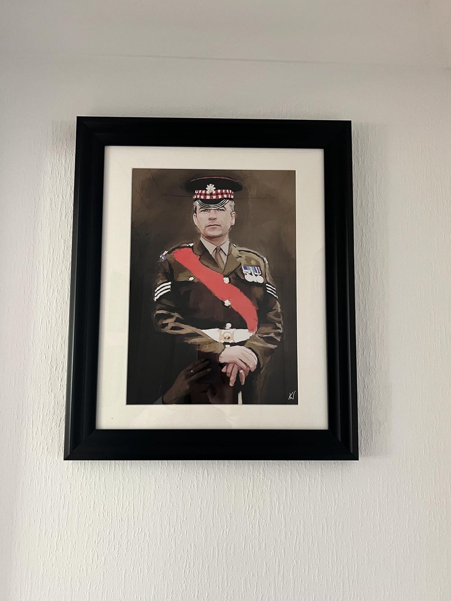 Colour Sergeant Alan Cameron from 1st Battalion Scots Guards who died on 31 March 2011 as a result of wounds he received in Afghanistan on 13 April 2010, his portrait now hanging proudly with his family @scots_guards #WeWillRememberThem #ThefallenOfAfghanistan