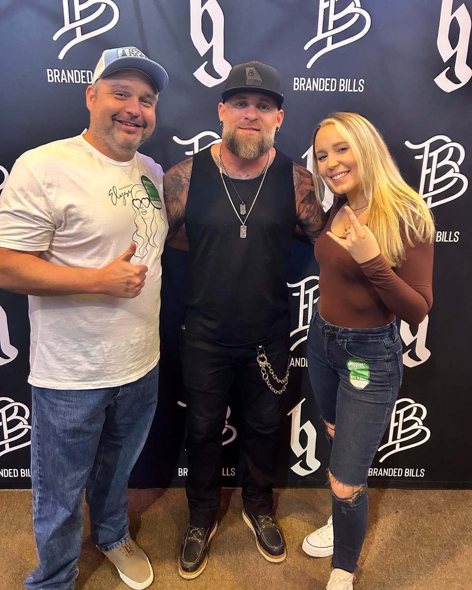 That was Off the Rails!!💥A big Texas thank you to @brantleygilbert & his team for having us to the legendary @BillyBobsTexas for your Off the Rails tour🤠 Hell of an icon🤘🤘 @backstagepass35 had me as their co-host this spring, we talked Brantley’s tour and music #OffTheRails