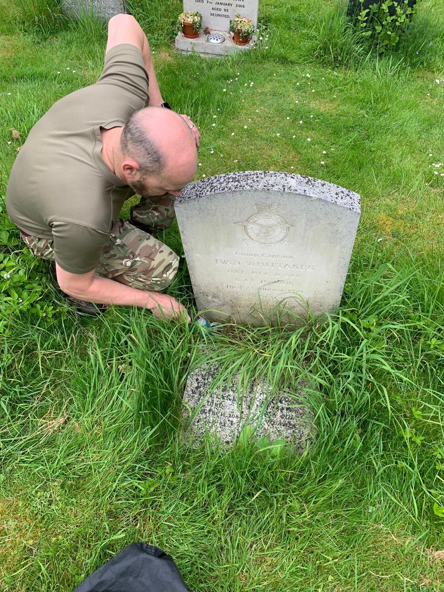 Today, we commemorate the 81st anniversary of the first raid by 617 Sqn ‘The Dambusters’. 

Remembering Group Captain Whittaker, an original Dambuster, now resting at St Michael’s Church, Halton. 

Huge thanks to FS Bridges for continuing to maintain the graves of our heroes🇬🇧👏