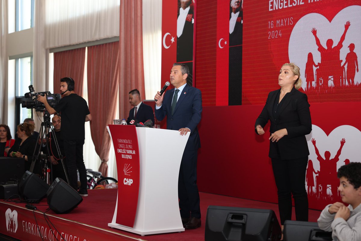 CHP Ankara İl Başkanlığımızın düzenlediği “Farkında Ol! Engel Olma! Engelsiz Yarınlar Buluşması” etkinliğine Sayın Genel Başkanımız Özgür Özel ve seçilmiş belediye başkanlarımızla birlikte katıldık. Engelsiz bir yaşam için hep birlikte var gücümüzle çalışacağız!