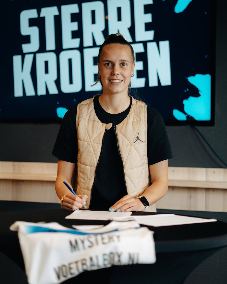 Sterre Kroezen stays on loan at PEC Zwolle for one more season. Let’s go! 🌟