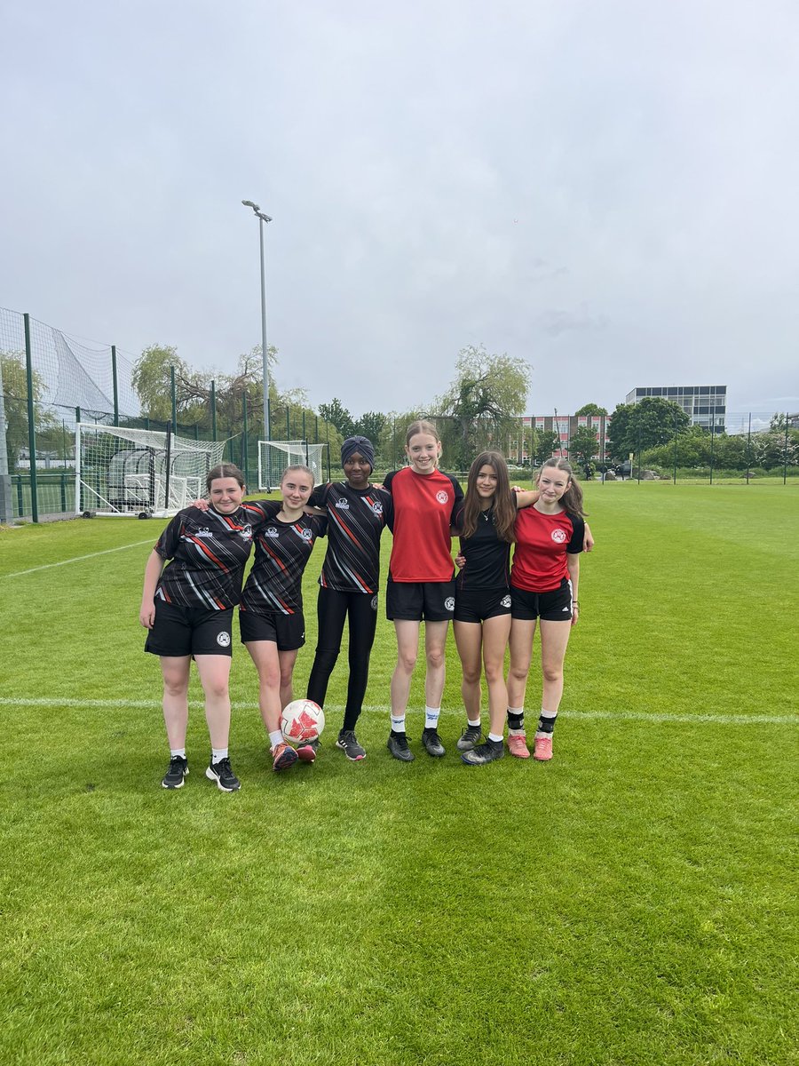 The girls really enjoyed the ‘BE Football Influencer Training’ session today. The pupils look forward to implementing the coaching skills and drills learned when leading football training sessions in school. Thank you @FAWales for a fantastic practical and educational morning!