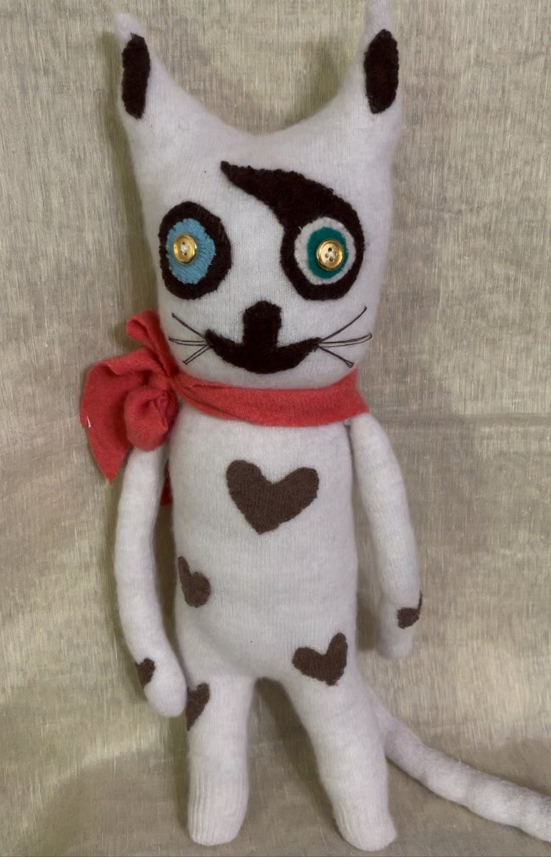 #Handsewn #cashmereplush #lovecat  mcleodhandcraftgifts.etsy.com/listing/172954…